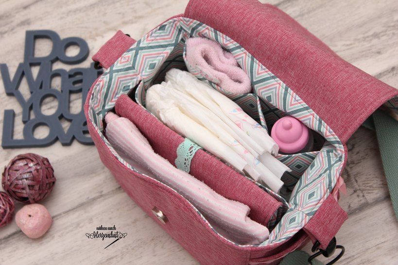 eBook - *Püppis Wickeltasche*inkl. Feuchttücherbox & Wickelunterlage